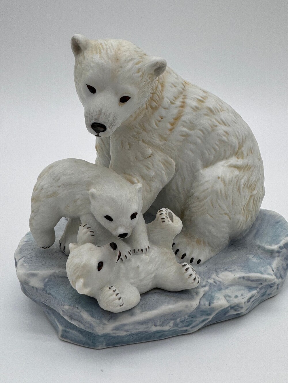 Polar Bear & Cubs Figurine Vintage Homco Masterpiece Porcelain Collection 1993